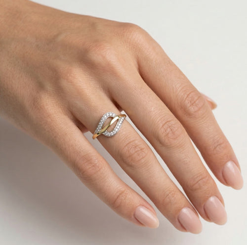 Goldring mit zwei Wellen