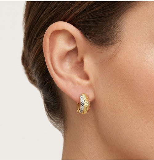 Dreifarbiger Goldohrring mit Klappbügelverschluss