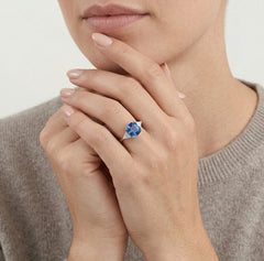 Prsten s centrálním tanzanitem cushion brusu
