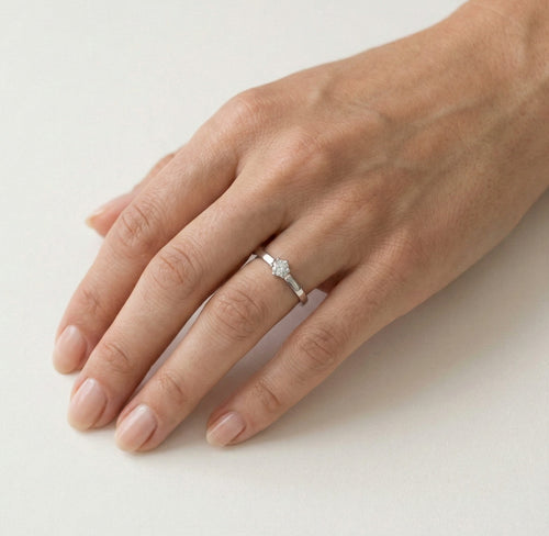 Sechskrappiger Verlobungsring