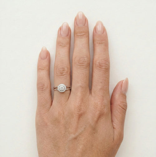 Polierter schimmernder Weißgoldring