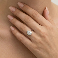 Prsten bílé zlato s kapkovým zirkonem