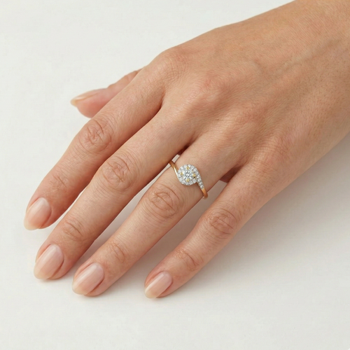 Obrácený zlatý prsten s kubickou zirkonií