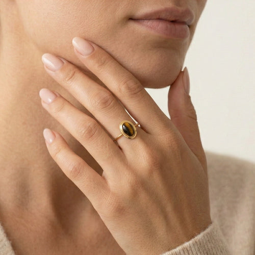 Zlatý prsten s oválným tygřím okem