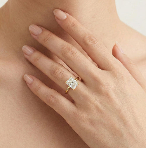 Bague en or avec zircon cubique radiant