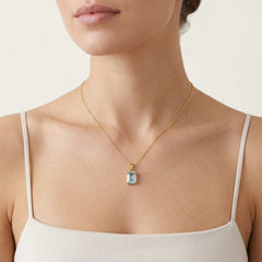 Blauer Topas-Anhänger aus Gold