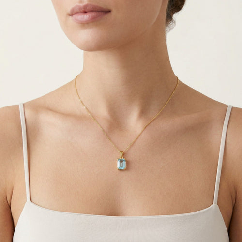 Blauer Topas-Anhänger aus Gold