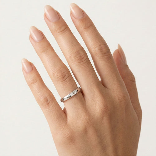 Anillo de boda elegante de oro blanco con opción de piedra