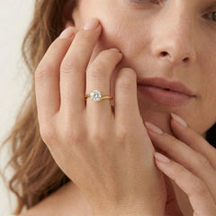 Yellow gold ring with asymmetrical design