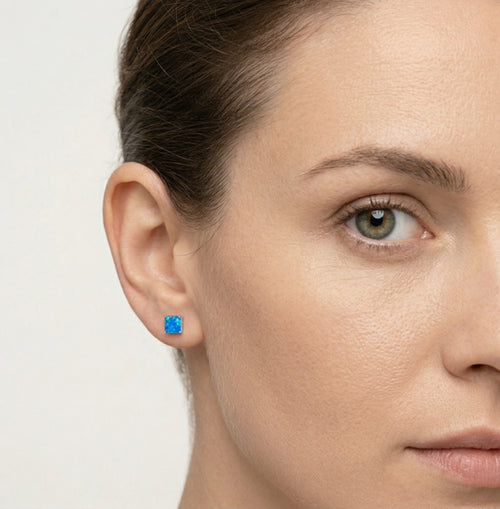 Stříbrné čtvercové opálové pecky