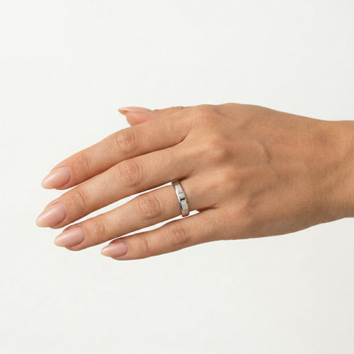 Klassischer quadratischer Weißgold-Ring