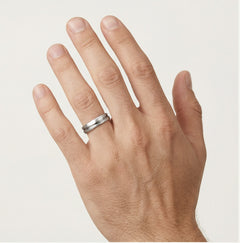 Bague de mariage moitié mate, moitié polie avec rhodium noir