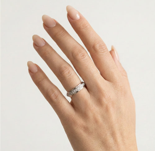 Stilvolle und elegante Eheringe aus Weißgold