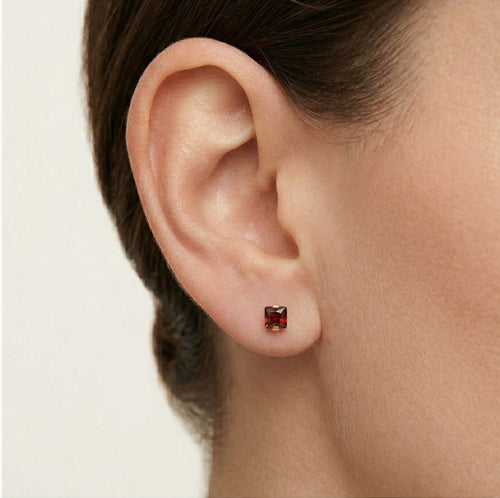 Granat Kissen-Schliff Ohrstecker