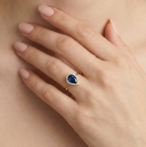 Birnenförmiger blauer Quarz-Gold-Ring