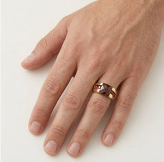 Bague classique pour homme en or avec sertissage clos