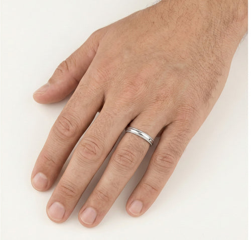 Weißgold-Trauringe mit seitlicher Verzierung