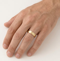 Ehering aus Roségold und Gelbgold mit speziellem Design