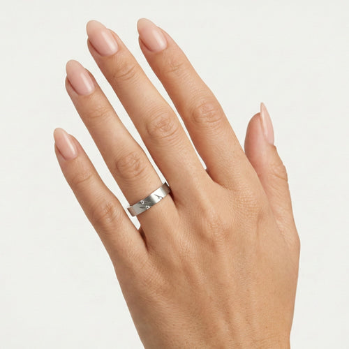 Stilvolle Eheringe aus Weißgold