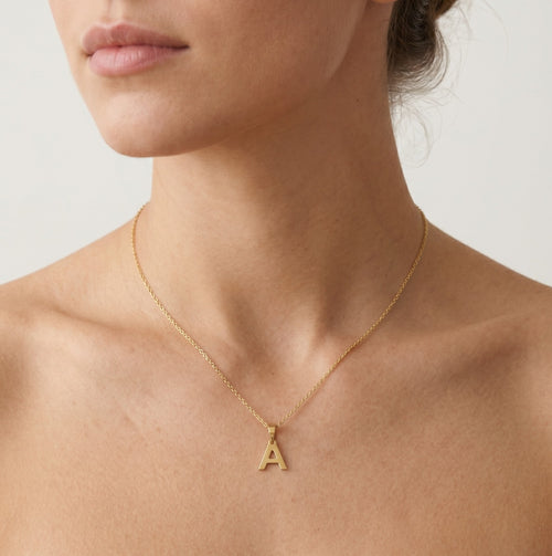 Pendentif en or lettre "A"