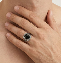 Pánský stříbrný prsten s oválným onyxem