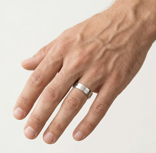 Poloviční leštěný a matný zlatý snubní prsten