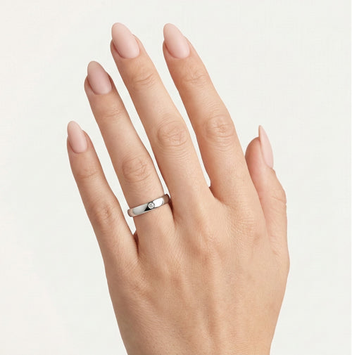 Elegantní tenké snubní prsteny z bílého zlata