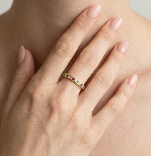 Elegantní prsten ze žlutého zlata s barevnými drahokamy