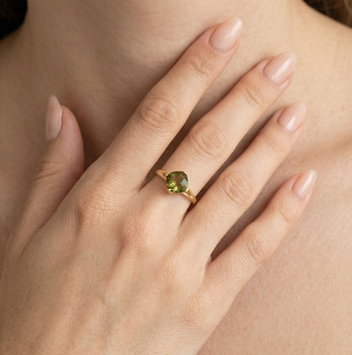 Schlichter Modavit-Goldring im Kissenschliff