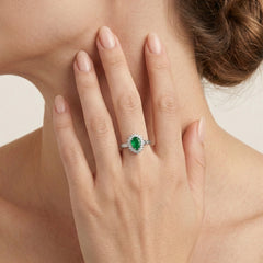 Tropfenförmiger Jade-Ring