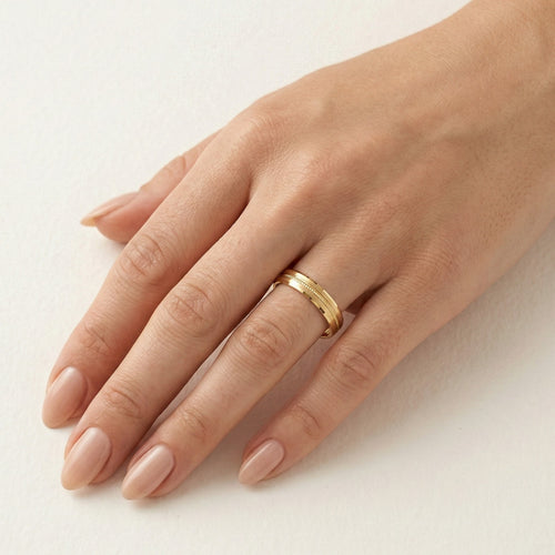 Trauringe aus Gelbgold mit filigranem Design