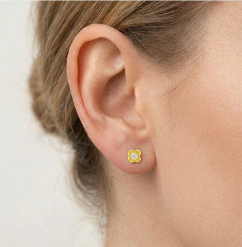 Clous d’oreilles en or jaune avec zircon cubique rond