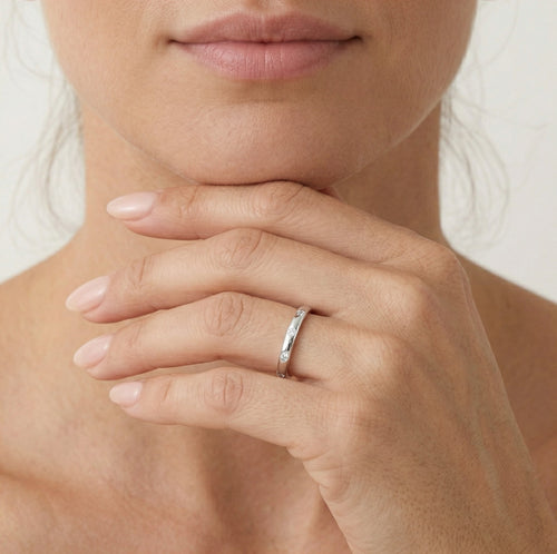 Bague simple pour femme en argent avec zircone cubique