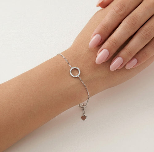 Chain bracelet with bigger ring