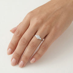 Anillo elegante de plata con circonia cúbica