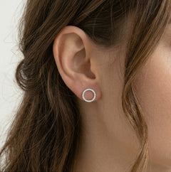 Rose gold stud earrings with round diamond