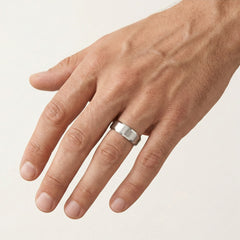 Bagues de mariage en or blanc avec design