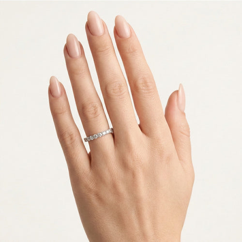 Strahlender Weißgold-Trauring