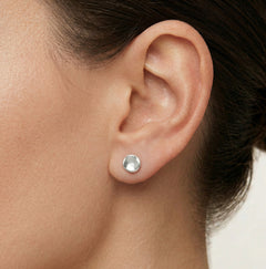 Men and women white gold studs earrings