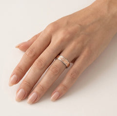 Bague de mariage avec motif spécial