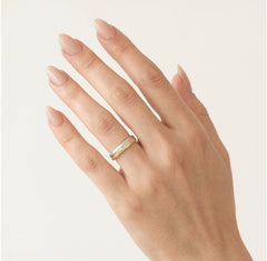 Stilvoller Halb-Gold-Trauring