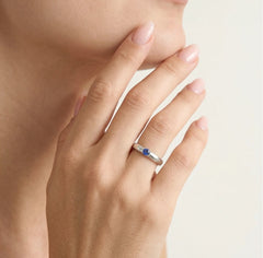 Minimalistic white gold tanzanite ring