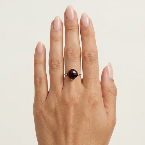 Garnet gold bar elegance ring