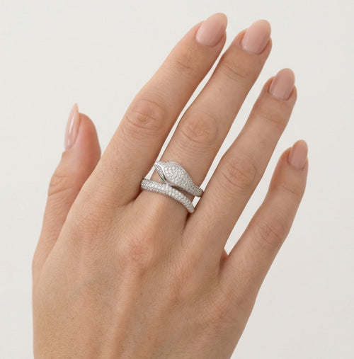 Women silver ring with cubic zirconia and synthetic emerald snake design