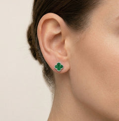 Boucles d’oreilles clous en agate verte trèfle