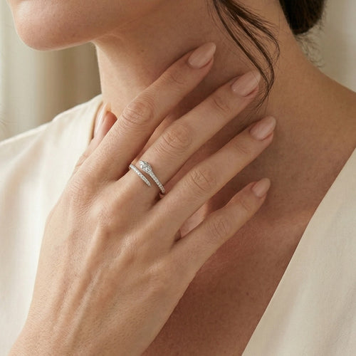 Stilvoller Silberring mit Schlangenmotiv