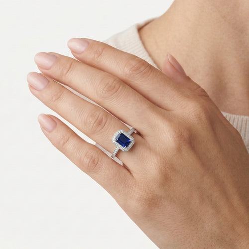 Or blanc avec saphir et diamants