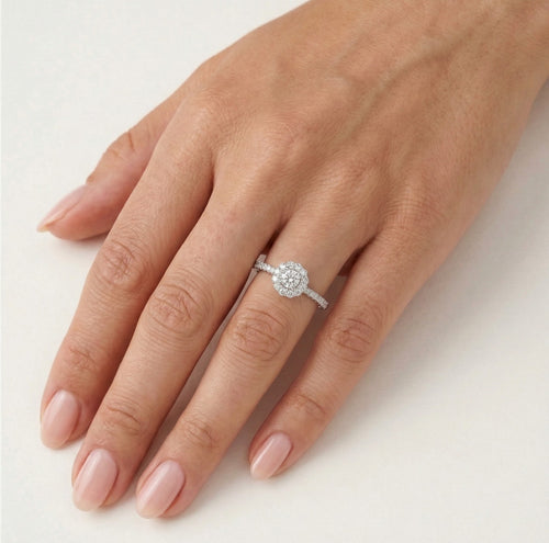 Königlicher runder Ring aus Kristall