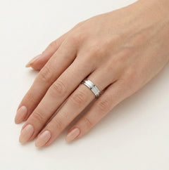 Eleganter Weißgold-Ehering