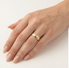 Anillos de boda de oro amarillo pulido